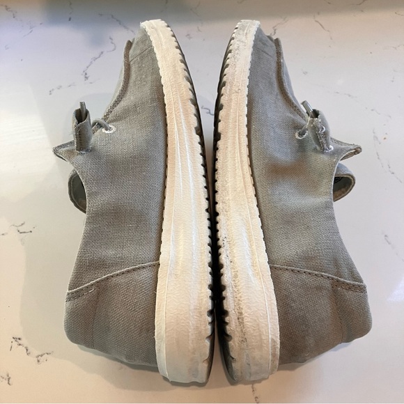 Hey Dude (413058) Wendy Chambray Slip-On Chambray Light Grey Womens US Size 7 - Picture 7 of 12